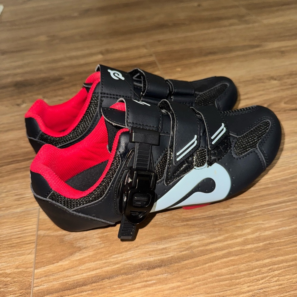 Peloton Cycling Shoes – Size 37 (Women’s 6.5 / Men’s 5) – Gently Used